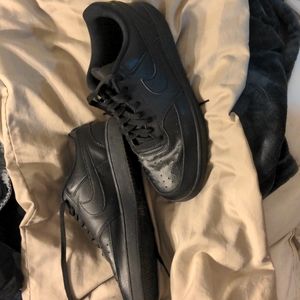 Nike Men’s Court Vision Low Sneaker